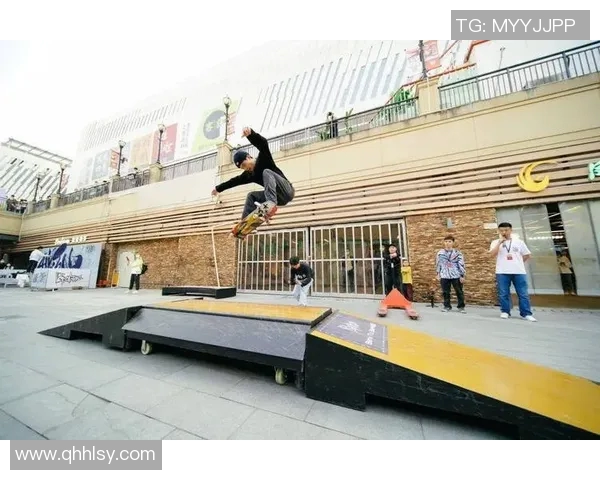 重庆滑板队的团队协作与默契共舞探索滑板文化的力量与魅力 重庆滑板队的团队协作与默契共舞探索滑板文化的力量与魅力